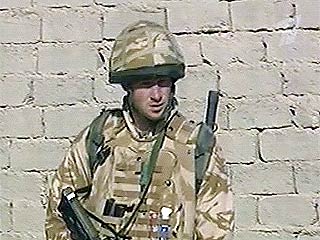 Британского принца Гарри встретили на родине после службы в