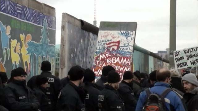 Вокруг знаменитой Берлинской стены кипят нешуточные страсти