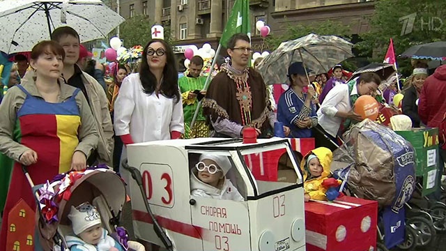 Красочный карнавал в честь Дня защиты детей прошёл в Красноярске