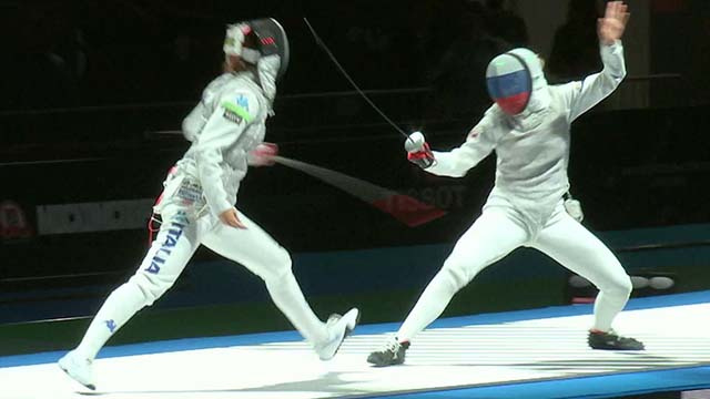 В московском спорткомплексе "Олимпийский" продолжается чемпионат мира по фехтованию