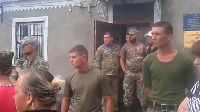 Бойцы батальона "Айдар" захватили сельсовет под Полтавой