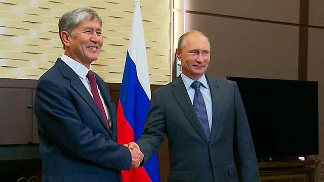 Владимир Путин и Алмазбек Атамбаев обсудили итоги прошедших недавно в Киргизии выборов