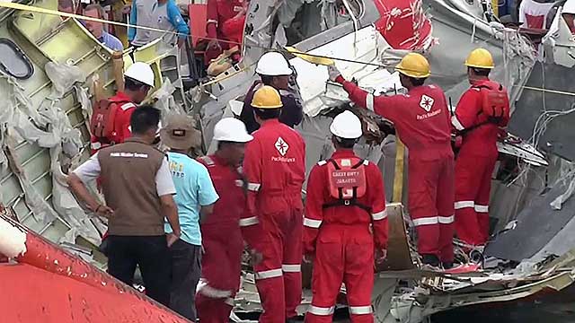 Неисправность и действия экипажа привели к крушению самолета AirAsia