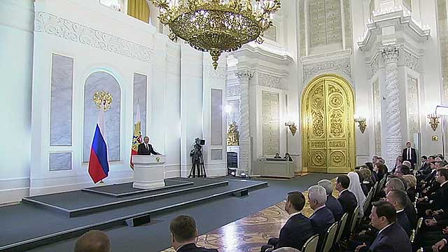 Президент Владимир Путин выступил в Георгиевском зале Кремля с Посланием Федеральному Собранию