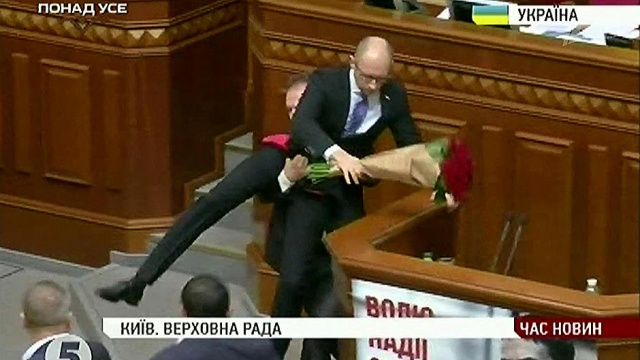 Депутата Рады могут отстранить от заседаний из-за драки