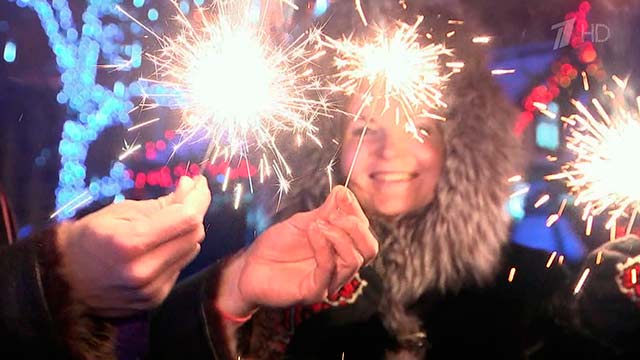 От Владивостока до Калининграда в календаре новогодних мероприятий - фестивали, маскарады, шоу