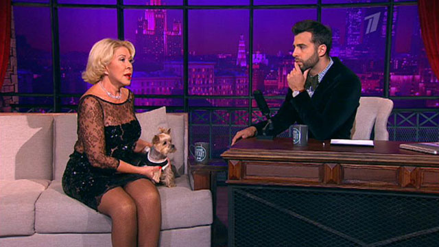 Любовь казарновская вечерний ургант. Даня милохин вечерний ургант. Любовь казарновская вечерний ургант. А4 вечерний ургант. Вечерний ургант любовь.