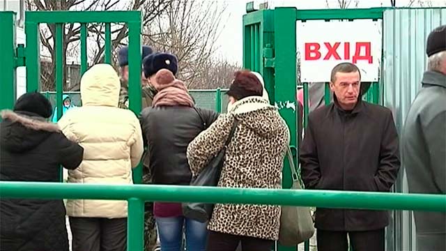 Все больше граждан Украины прибывает вюжные российские регионы. Новости. Первый канал